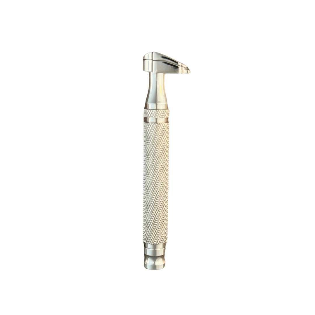SteelMaster Razor chrome head and ribbed metal handle with textured grip